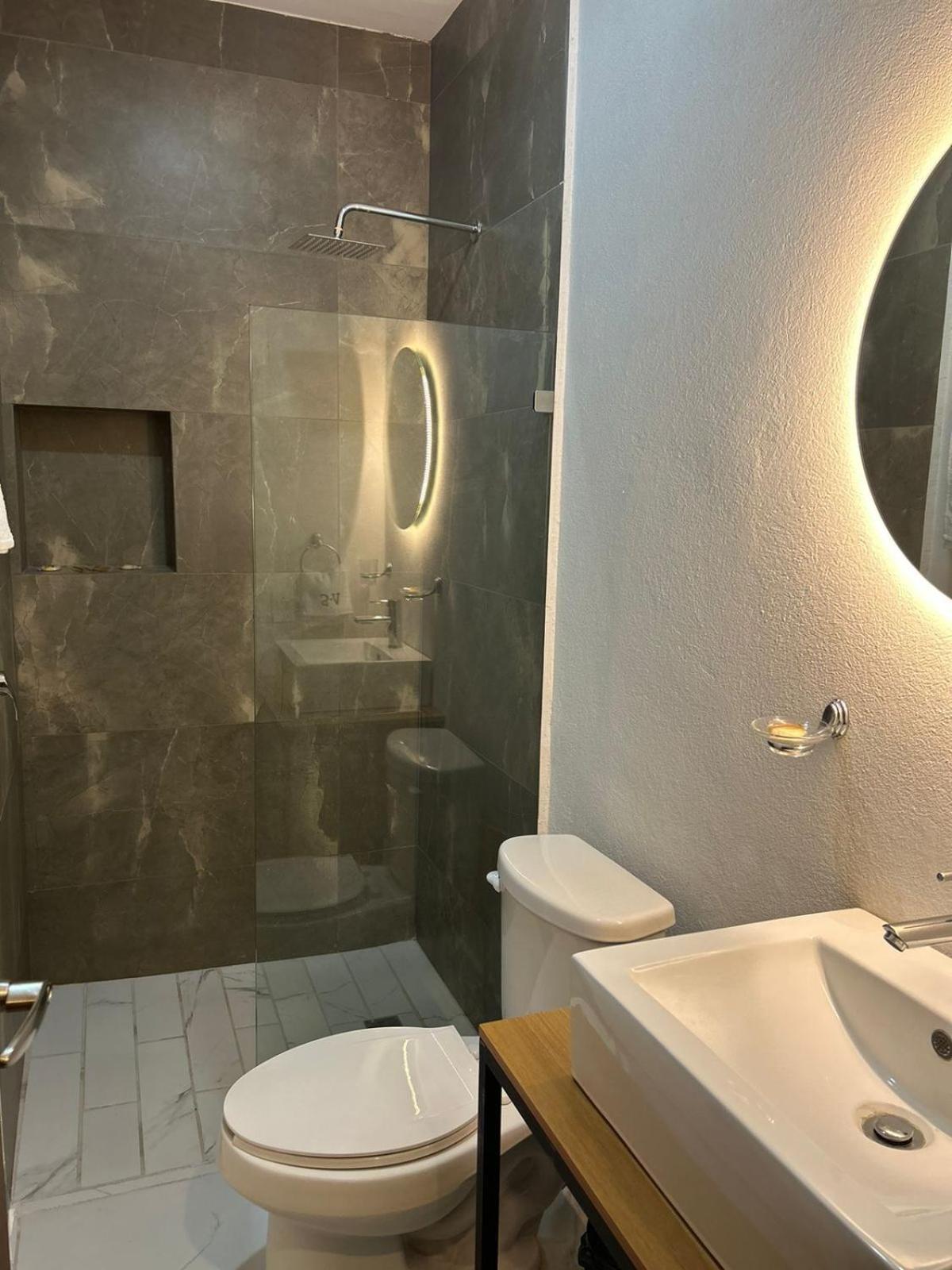 Vidrio Suites Col Americana グアダラハラ エクステリア 写真